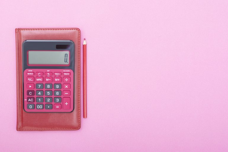 How to Calculate Shipping Costs for Better Margins calculator on a pink background
