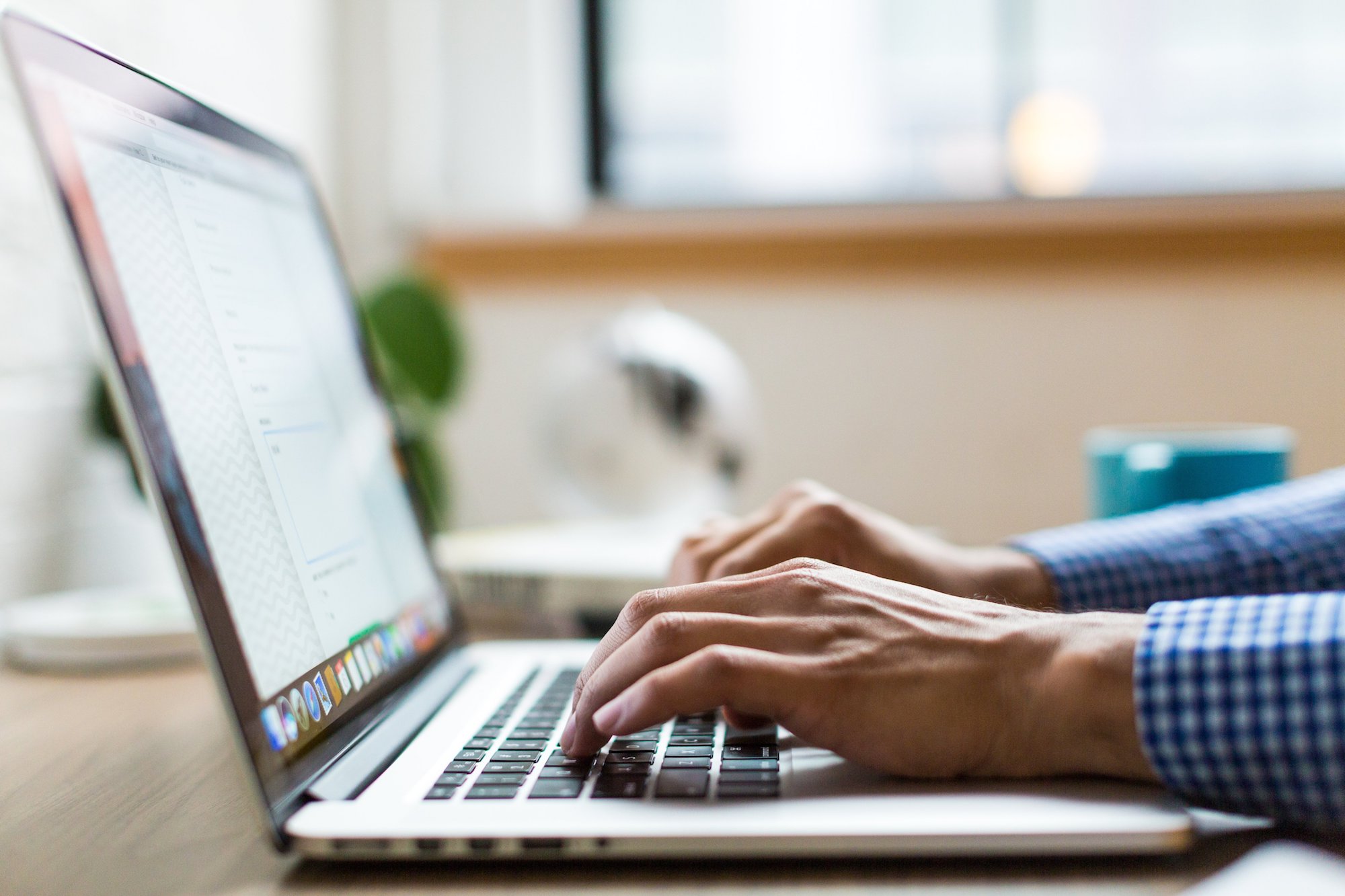 eCommerce Trends to Watch: What Are People Buying Right Now? what people are buying on laptop