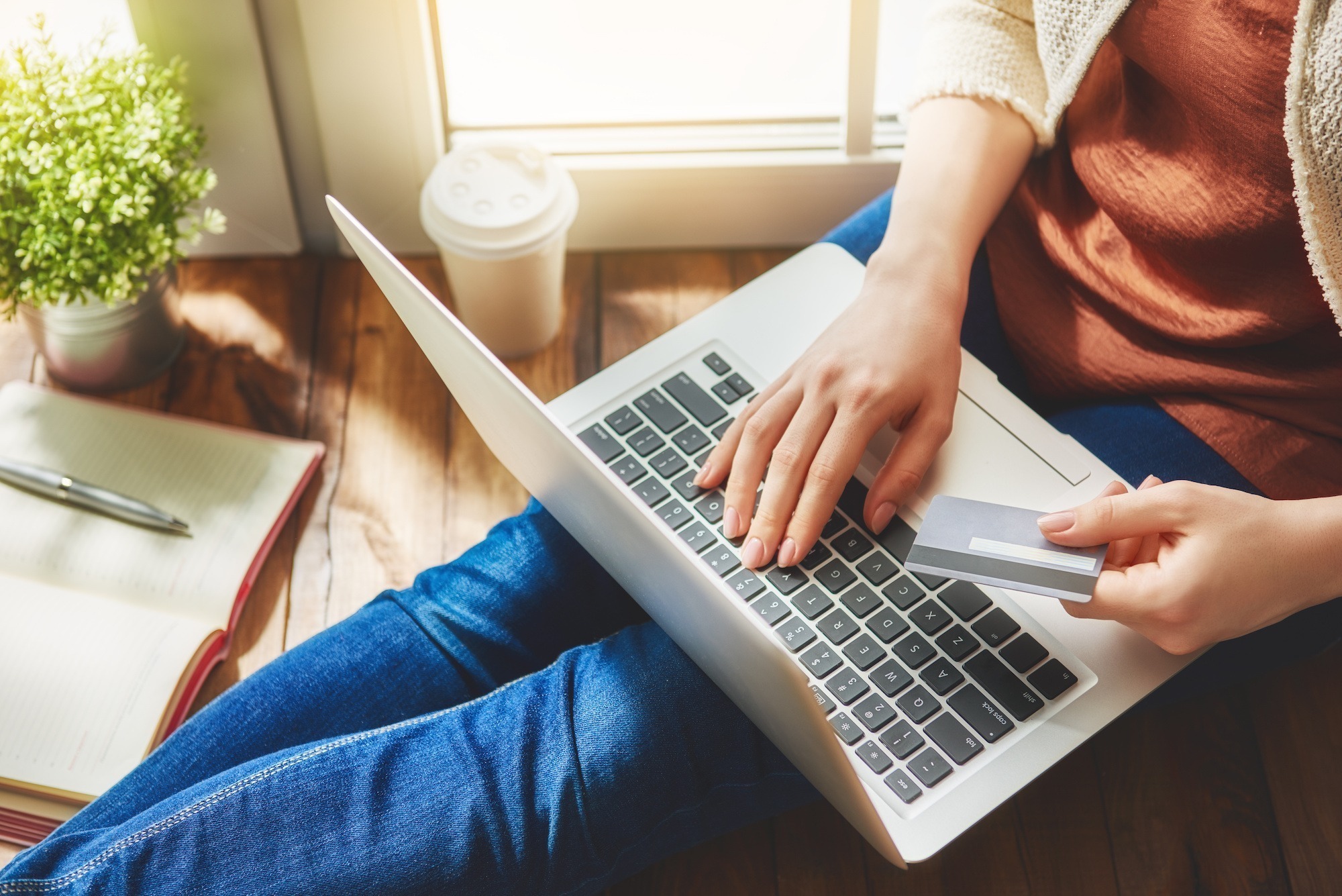 DTC Ecommerce: What It Is and How to Overcome Common Shipping Challenges